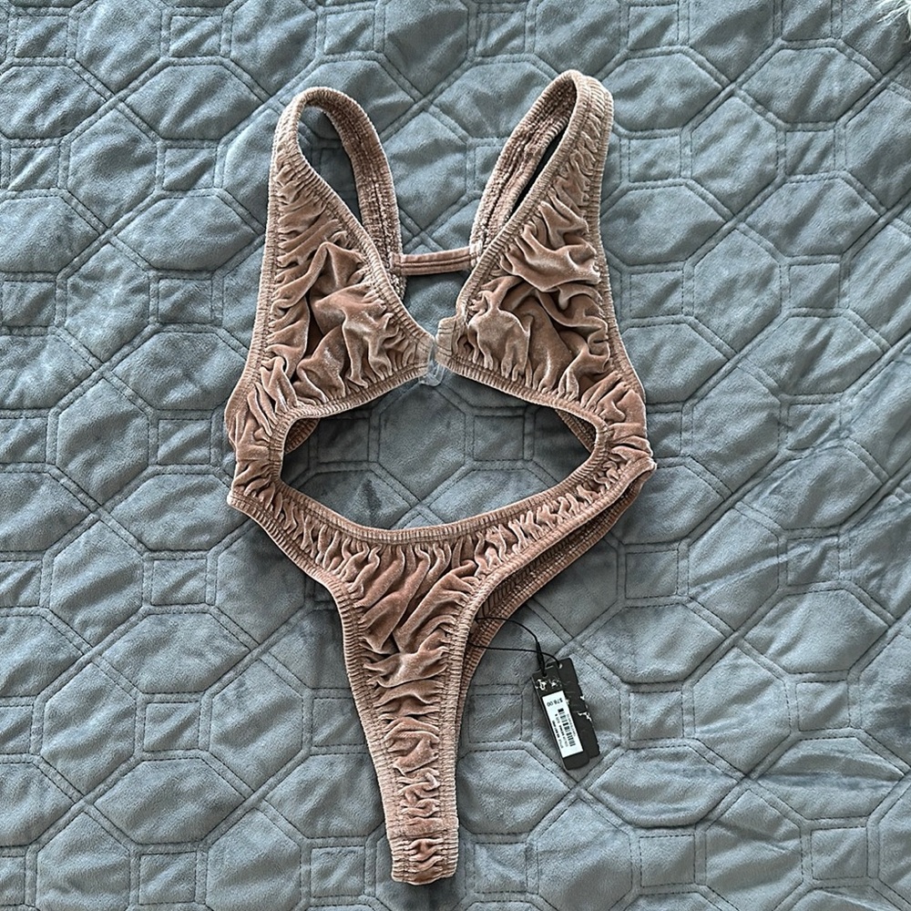 Crushed Velvet Bodysuit in Blush
